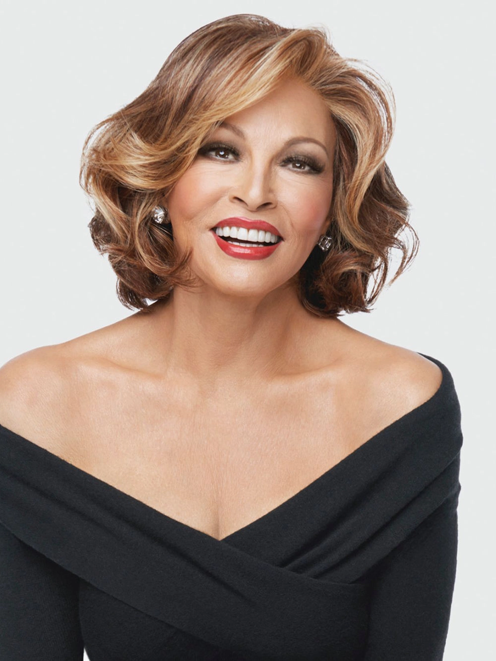Accessories_Raquel Welch_Wigs crowd pleaser