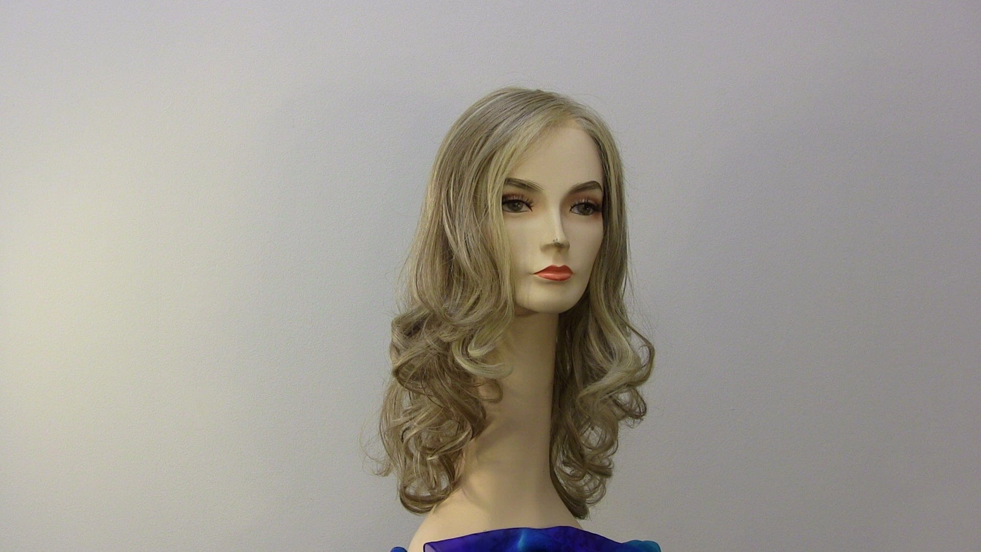 Accessories_Raquel Welch_Wigs Limelight Monofilament Wig by Raquel Welch